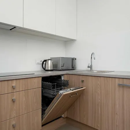 Piekarnia Modern With A Balcony And A Workspace By Renters 아파트 브로츠와프