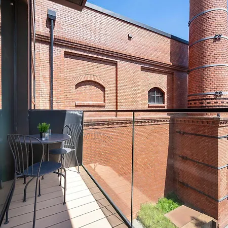 Piekarnia Modern With A Balcony And A Workspace By Renters 아파트 브로츠와프