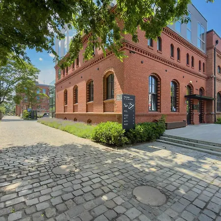 아파트 Piekarnia Modern With A Balcony And A Workspace By Renters *
